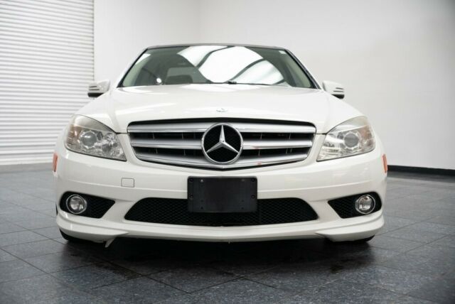 2010 Mercedes-Benz C-Class (White/--)
