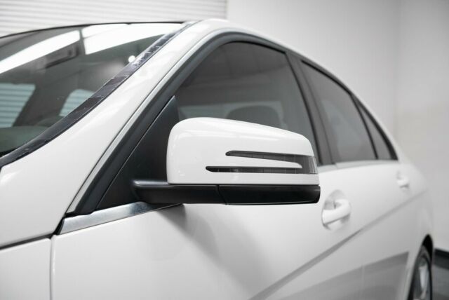 2010 Mercedes-Benz C-Class (White/--)