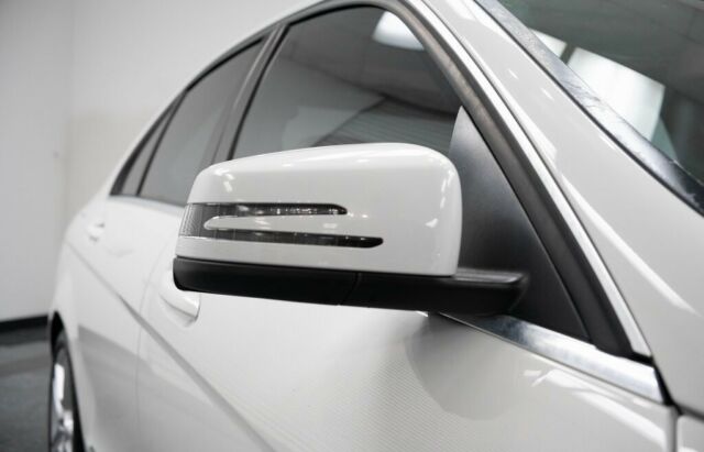 2010 Mercedes-Benz C-Class (White/--)