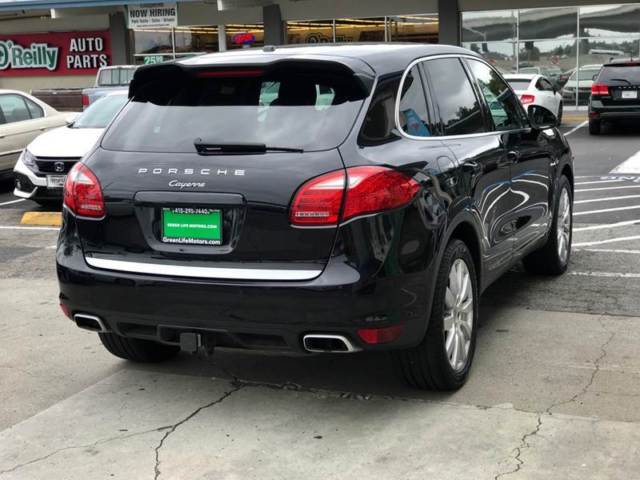 2013 Porsche Cayenne (Black/Black)