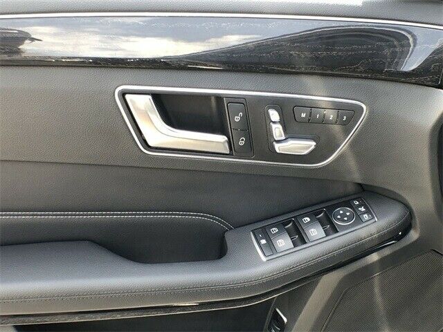 2016 Mercedes-Benz E-Class (Black/Black)