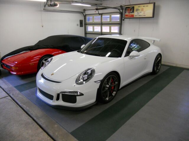 2014 Porsche 911 (White/Black)