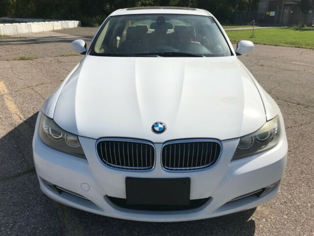 2011 BMW 3-Series (White/Tan)