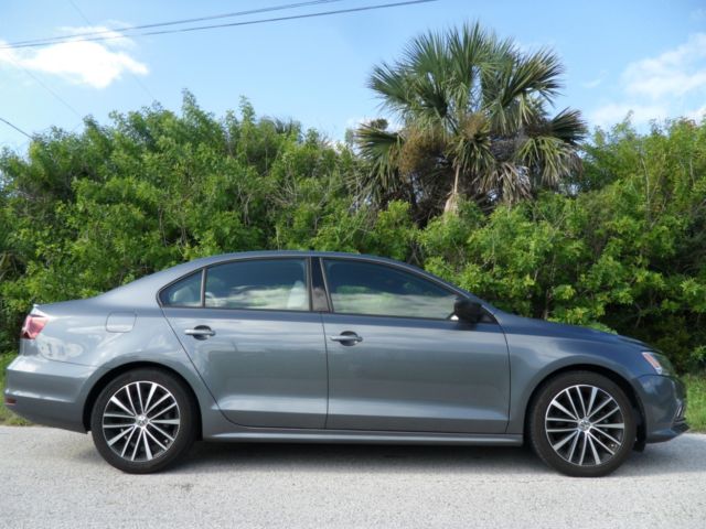 2016 Volkswagen Jetta (Platinum Gray/black/ceramique)