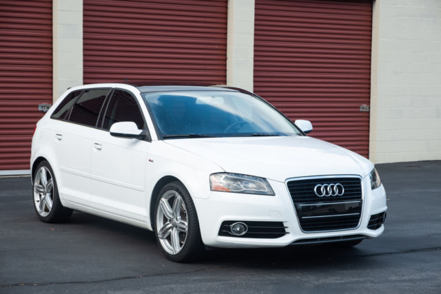 2011 Audi A3 (White/Black)