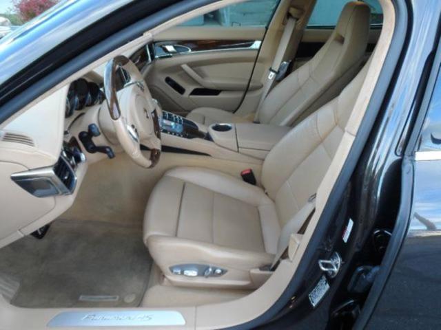 2011 Porsche Panamera (Gray/Beige)