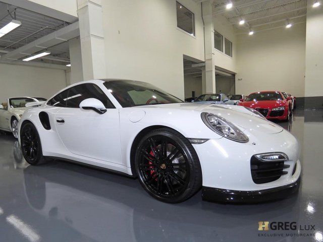 2014 Porsche 911 (White/Red)
