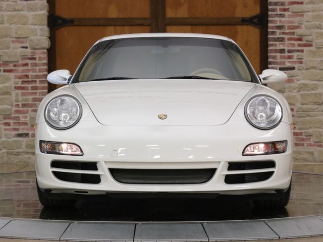 2007 Porsche 911 (White/Sand Beige)