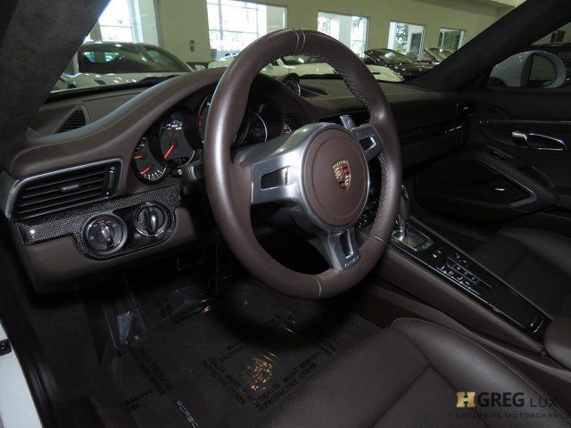 2014 Porsche 911 (White/Espresso w/Natural Leather Seat Trim)