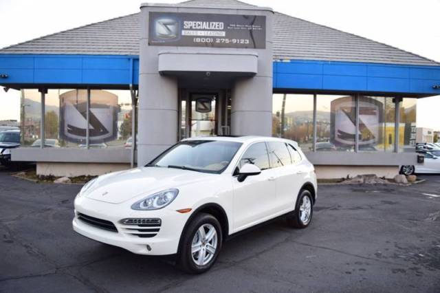 2012 Porsche Cayenne (White/Beige)