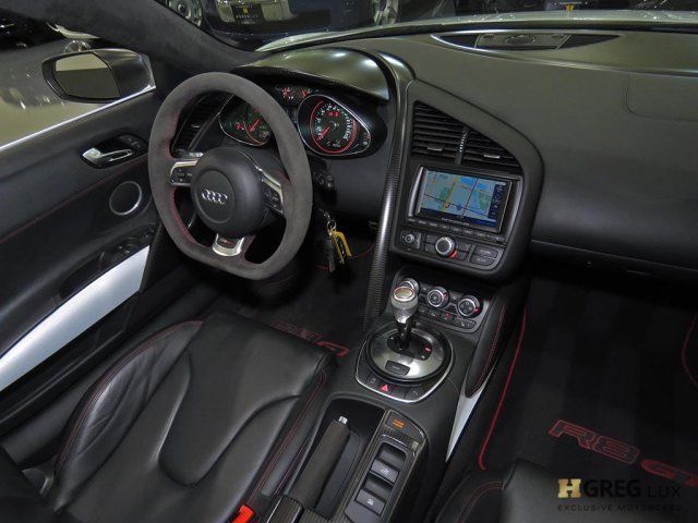 2012 Audi R8 (Black/Black)