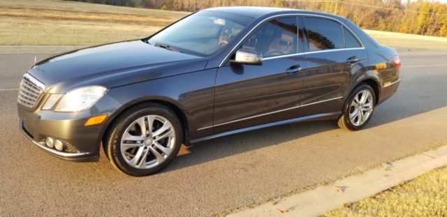 2010 Mercedes-Benz E-Class (White/Almond Beige/Mocha)