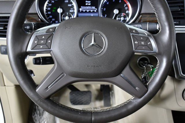 2016 Mercedes-Benz GL-Class (White/Almond Beige/Mocha)