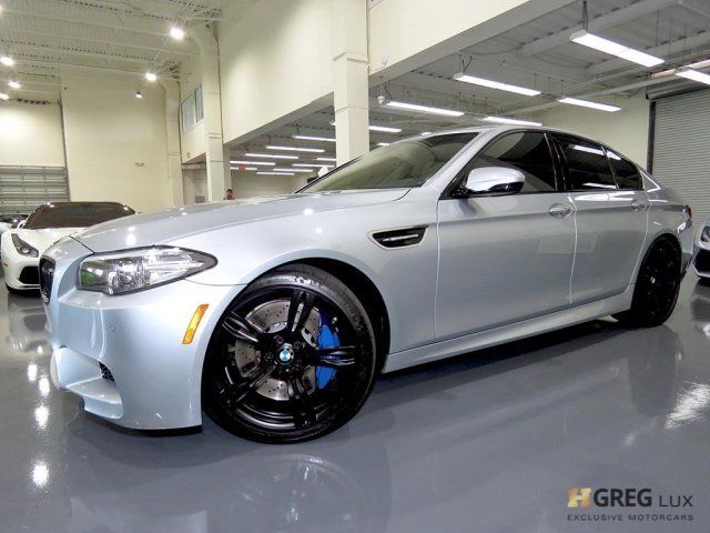 2015 BMW M5 (Gray/Black)