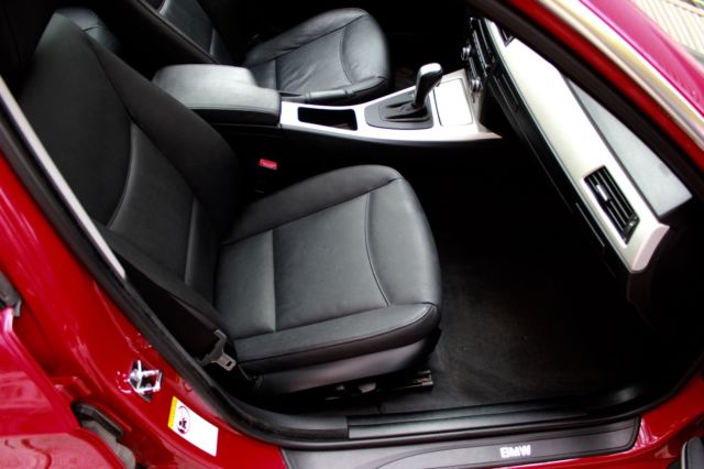 2008 BMW 3-Series (Red/Black)