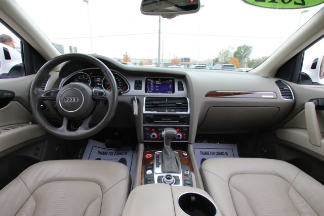 2012 Audi Q7 (White/Cardamom)