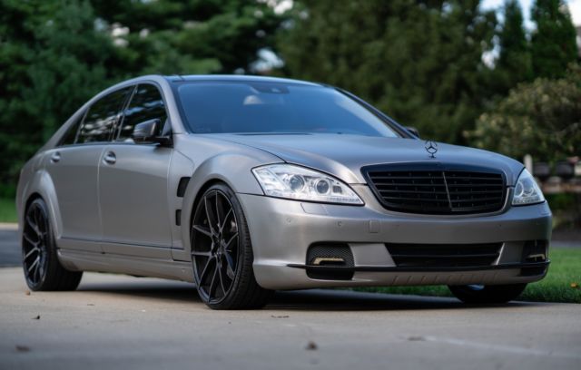 2010 Mercedes-Benz S-Class (Gray/Black)