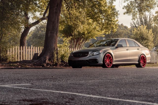 2015 Mercedes-Benz E-Class (Gray/Red)