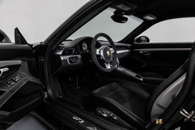 2016 Porsche 911 (Black/Black)