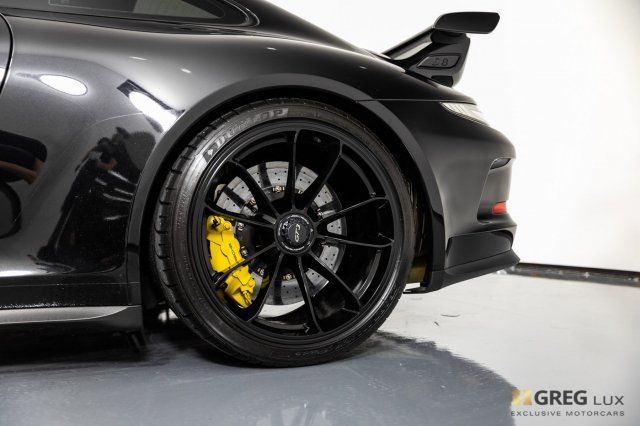 2016 Porsche 911 (Black/Black)