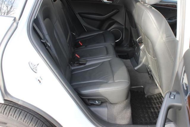 2012 Audi Q5 (White/Black)