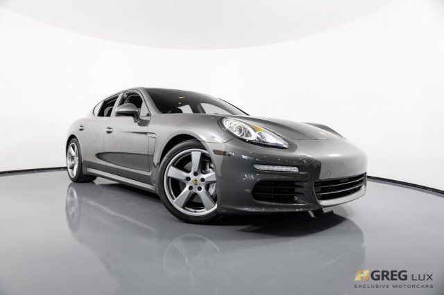 2015 Porsche Panamera (--/--)