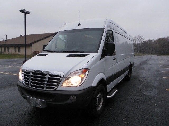 2013 Mercedes-Benz Sprinter (White/Gray)