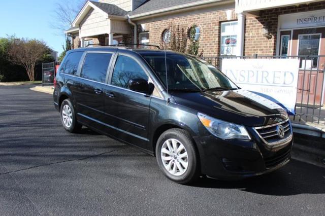 2014 Volkswagen Routan (Black/Black)