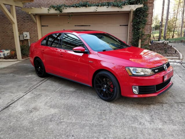 2014 Volkswagen Jetta (Red/Black)