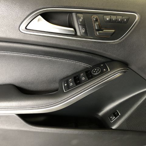 2015 Mercedes-Benz GLA-Class (Gray/Black)