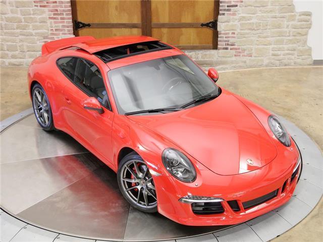 2015 Porsche 911 (Red/Black)