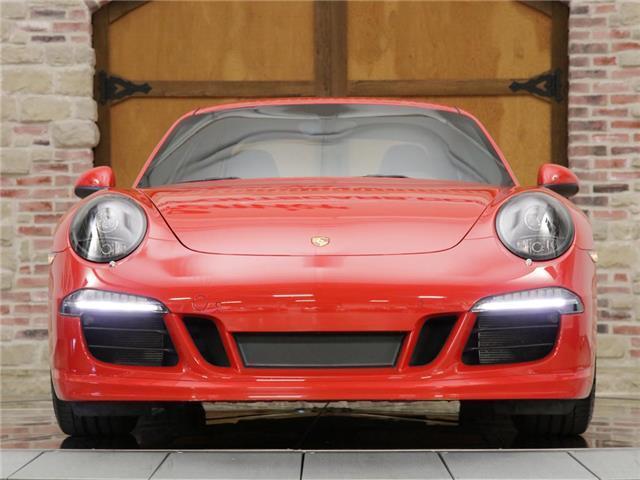2015 Porsche 911 (Red/Black)