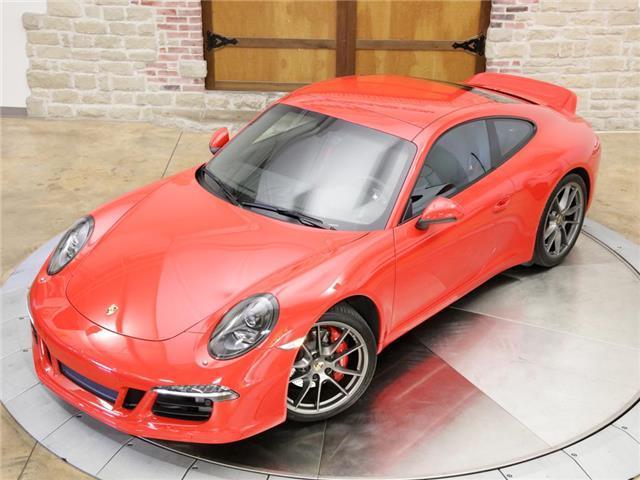 2015 Porsche 911 (Red/Black)