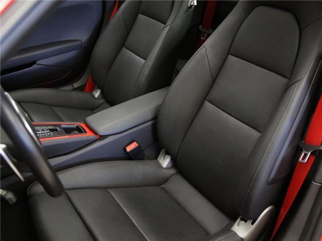 2015 Porsche 911 (Red/Black)