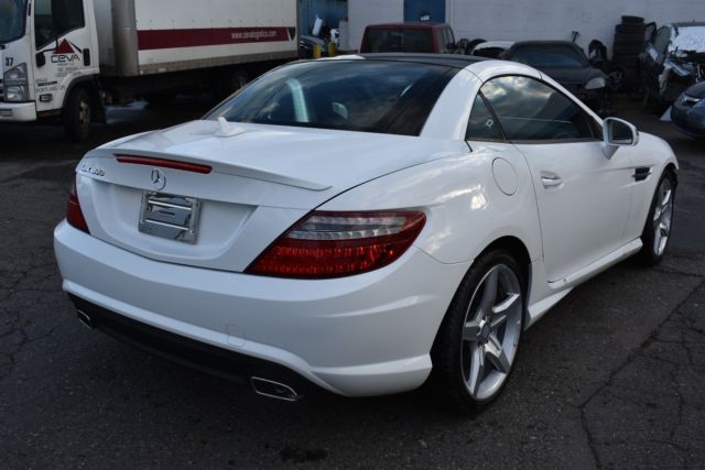 2016 Mercedes-Benz SLK-Class (White/Black)