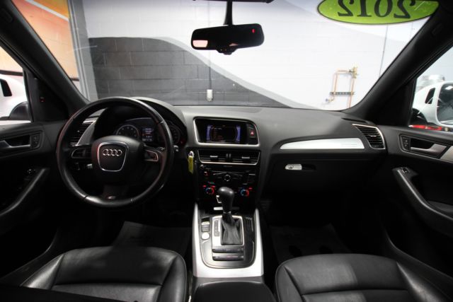 2012 Audi Q5 (White/Black)