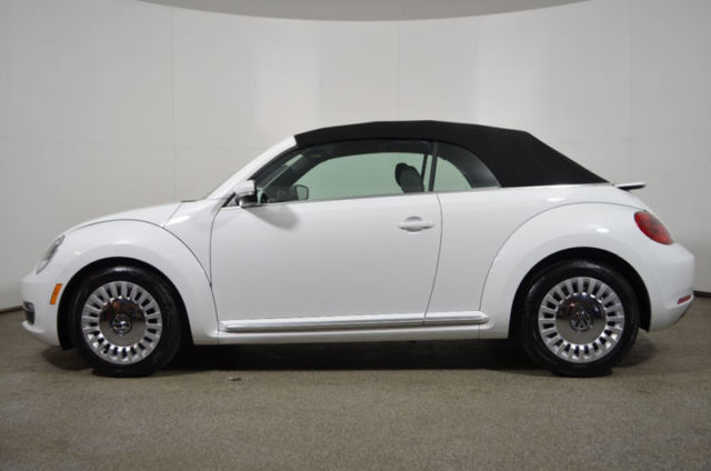 2015 Volkswagen Beetle-New (Black/Black)