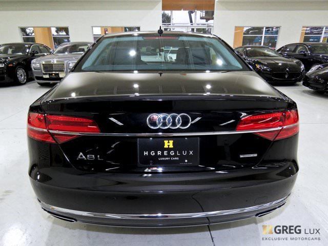 2016 Audi A8 (Black/Black)