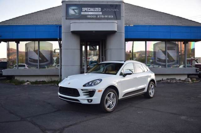 2016 Porsche Macan (White/Beige)