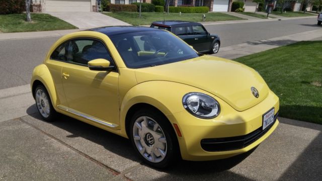 2013 Volkswagen Beetle - Classic (Yellow/Black)