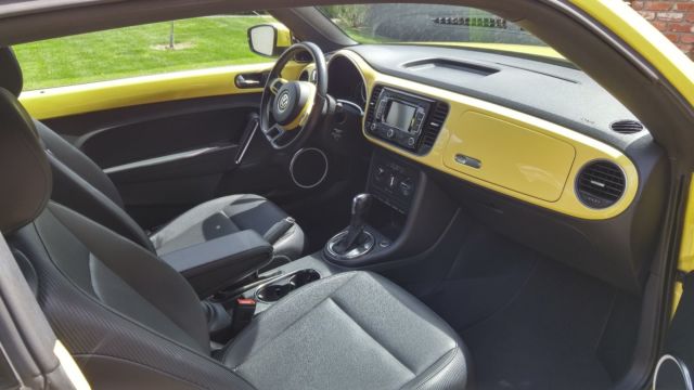 2013 Volkswagen Beetle - Classic (Yellow/Black)