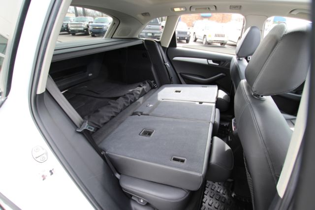 2012 Audi Q5 (White/Black)
