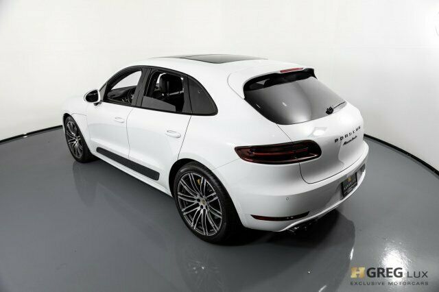 2018 Porsche Macan (White/Black)