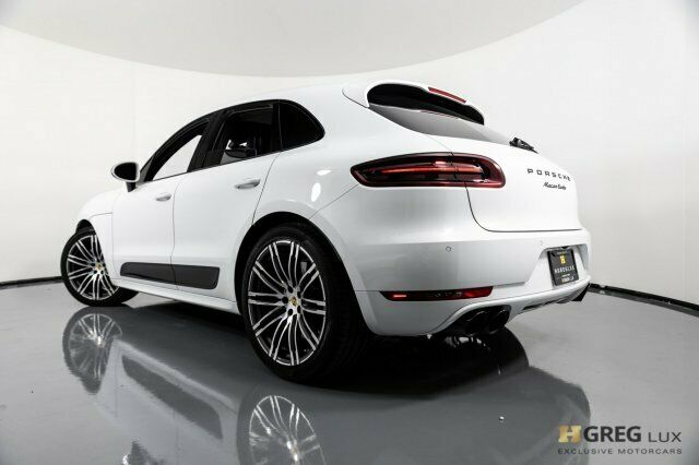 2018 Porsche Macan (White/Black)