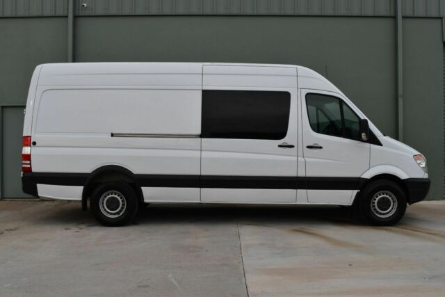 2012 Mercedes-Benz Sprinter (White/Gray)