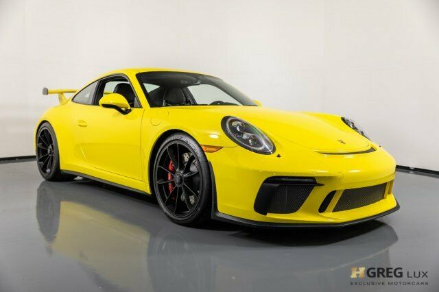 2018 Porsche 911 (Yellow/Black)