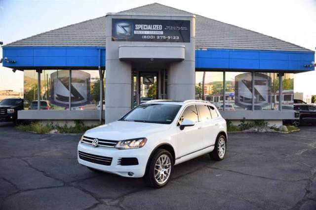 2013 Volkswagen Touareg (White/Black)