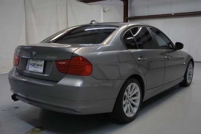 2011 BMW 3-Series (Silver/BEIGE)