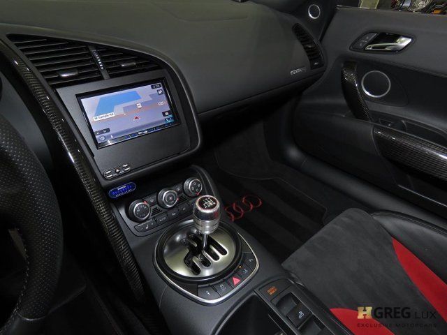 2011 Audi R8 (Gray/Black)
