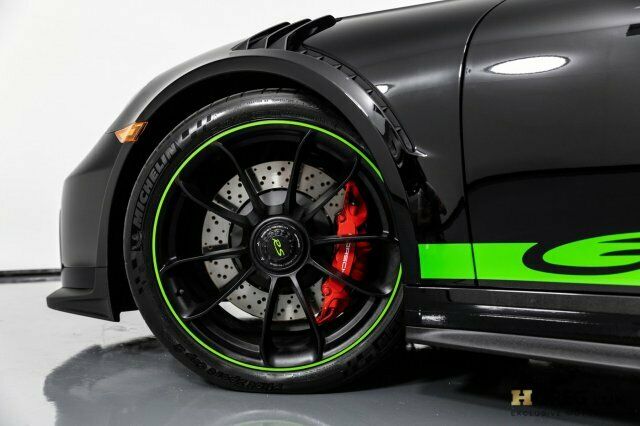 2019 Porsche 911 (Black/Black)